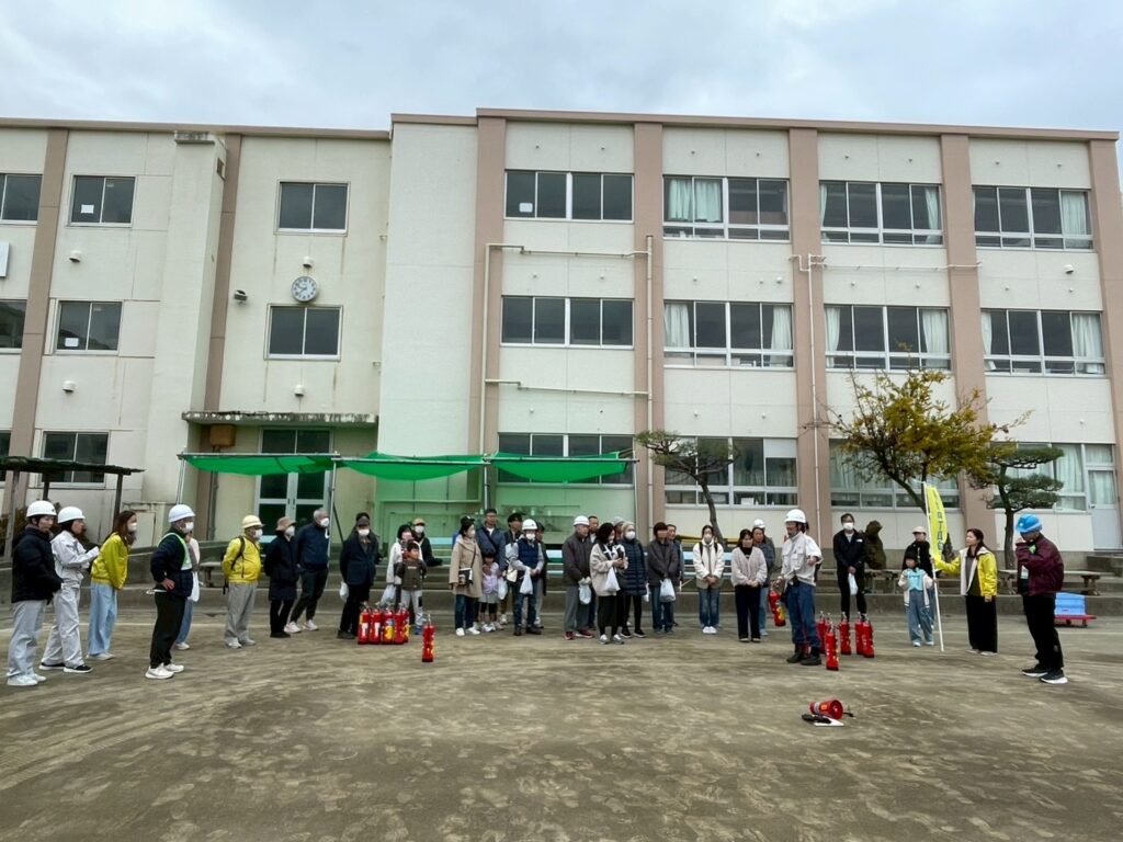 水消火器で消化体験をしました